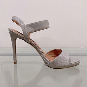 Like new Steven by Steve Madden Grey 4 1/2 inch heels